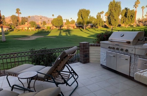 Palm Desert Condo | Palm Desert Home with Mountain VIEWS on GOLF COURSE!