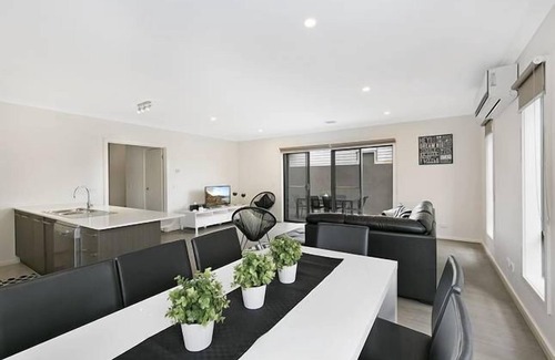 Dromana House | PALM GROVE BEACH HOUSE DROMANA