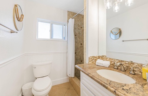Croissant Park House | Palm Haven Duplex w/Pool - 6BR/4BA near FTL Beach!