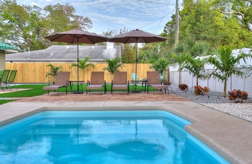 South Pinellas Community Council Apartment | Palm Oasis 2/2 Serene Backyard Private Poolside