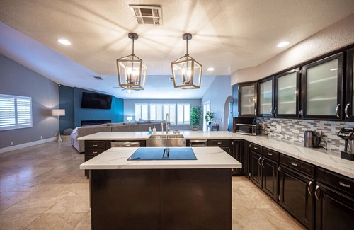 Las Vegas House | Palm Palace - 10 min to STRIP -