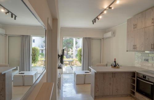 Vouliagmeni Apartment | Palm & Pearl Apartment