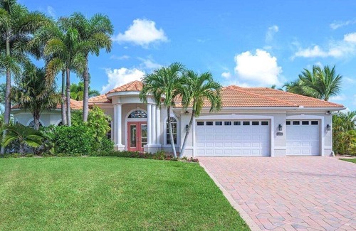 Burnt Store House | Palm Pointe - Waterfront Vacation Rental Cape Cora