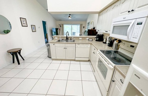 Pebble Beach Villa | Palm Retreat near Englewood Beach
