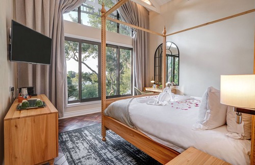 Victoria Falls Hotel | Palm River Hotel