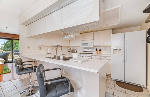 Racquet Club Estates Condo | Palm Springs 2-bedroom Condo. Panoramic views! Garage, Pool, Hot Tub