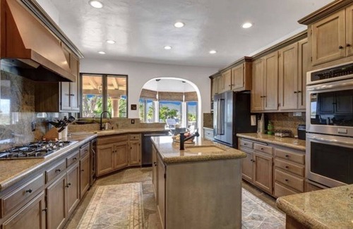 Araby Cove House | Palm Springs– 5 Bedrooms, Pool, Spa, Yard, BBQ, Views, By Downtown, Hiking, Dogs