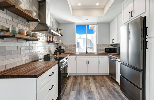 Palm Springs Condo | Palm Springs Condo - Central Location, Free Airport Parking