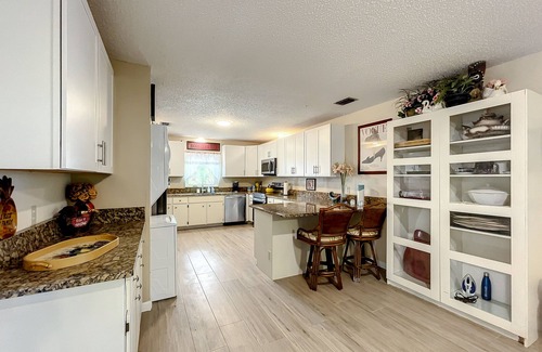 Palm Springs House | Palm Springs FL home sweet home next to Trump golf course, close to ocean