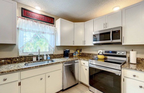 Palm Springs House | Palm Springs FL home sweet home next to Trump golf course, close to ocean