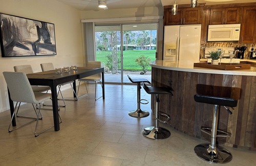Canyon Corridor Condo | Palm Springs Hideaway