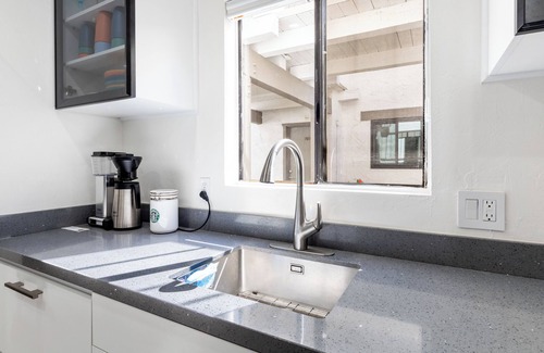 Warm Sands Condo | Palm Springs Mid Century/Pickleball
