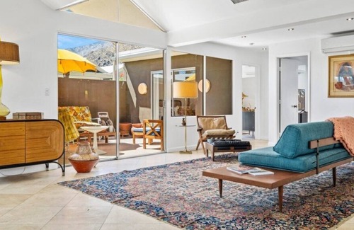 Old Las Palmas Condo | Palm Springs Mid Mod Style