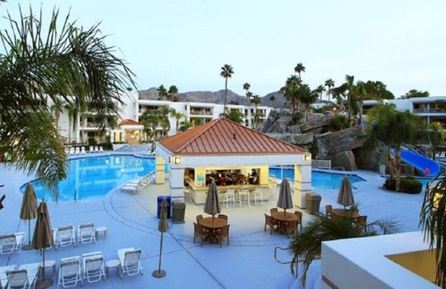 Canyon Corridor Condo | PALM SPRINGS PARADISE! 2BEDROOM, KITCHEN/POOLBAR