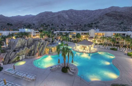 Canyon Corridor Condo | PALM SPRINGS PERFECTION! 2BDR sleeps 6! POOLSIDE Bar & Grill