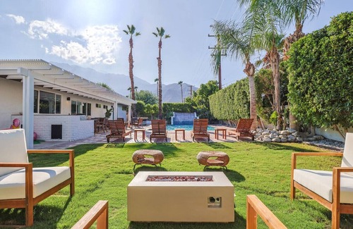 Racquet Club West House | Palm Springs Villa for 12, Pool, Casita, Game Room