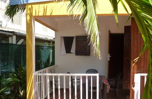 L'Houezel Apartment | Palm tree, 2 comfortable bedrooms, swimming pool at l houezel