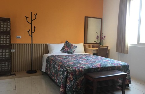 Big Beach House | Palm Tree Hotel Kenting