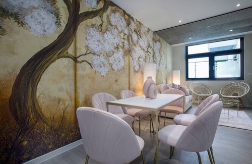 London Borough of Bromley Apartment | Palm Tree House | Namaste