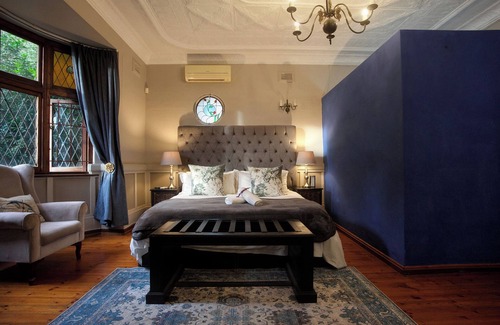 Selborne House | Palm Tree Manor