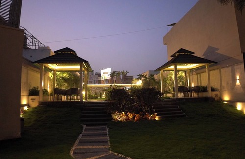 Malviya Nagar Villa | Palm Tree Villa with 3 Bedrooms and private pool in Central Jaipur