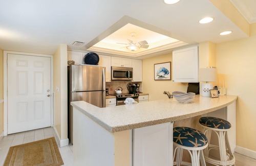 Sanibel Condo | Palm Trees and 80 Degrees