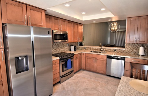 Palm Desert Condo | Palm Valley, beautifully remodeled 2b 2ba Condo w/golf cart on 6th fairway,