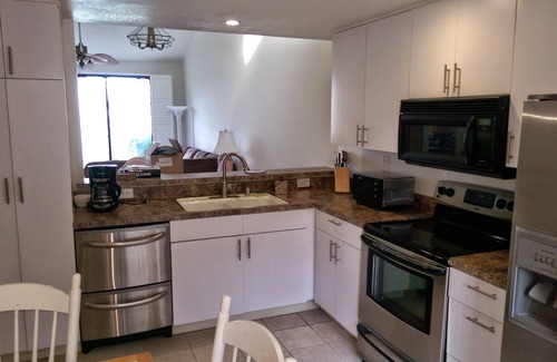 Palm Desert Condo | Palm Valley CC 2BR/2BA on golf course