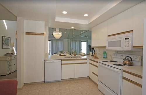 Palm Desert House | Palm Valley . Relaxed Getaway, Pools and Sunsets!