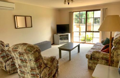 Inverloch House | Palm Waters 1