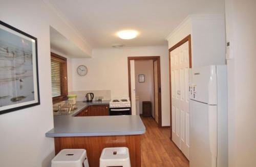 Inverloch House | Palm Waters 4 - Wi-Fi & Linen Included