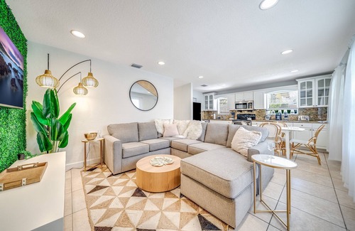 Southwest House | Palm Wave Stays - Quietness in Best Location