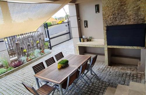 Trawal Apartment | Palm Zicht MAIN 3 bedroom apartment
