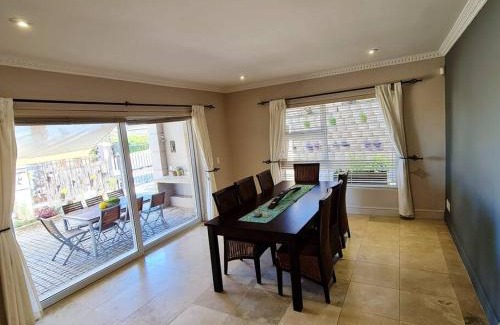 Trawal Apartment | Palm Zicht MAIN 3 bedroom apartment