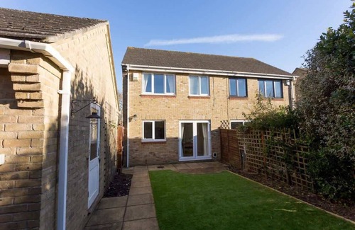 Hamworthy House | Palma - Hamworthy Beach and Park Short Walk Away