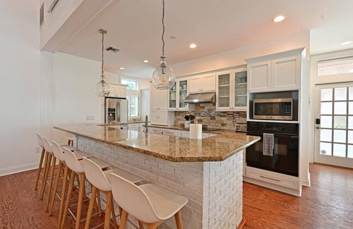 Bradenton House | Palma Sola Bay House! Private Dock, Heated Pool/Spa, Game Room & More!