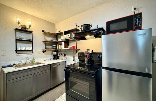 Baker City Apartment | Palmer`s Ski Shack, Cozy studio for 2!