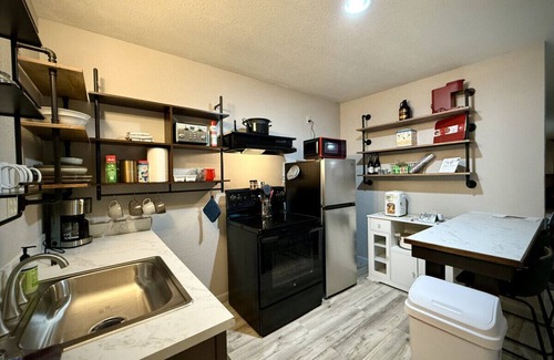 Baker City Apartment | Palmer`s Ski Shack, Cozy studio for 2!