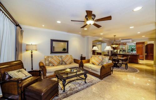Playa Flamingo Villa | Palms 14 Luxury Beachfront Villa