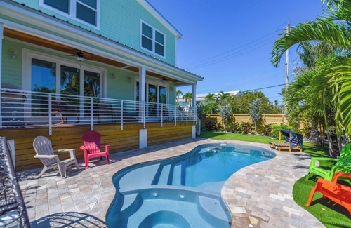 Midtown House | Palms and Pool Paradise