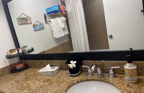 Waikiki Hotel | Palms at Waikiki- Vacation Rental with FREE PARKING