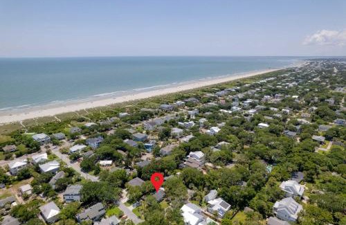 Isle of Palms House | Palms of Hart- 2 Blocks from Beach Dog Friendly