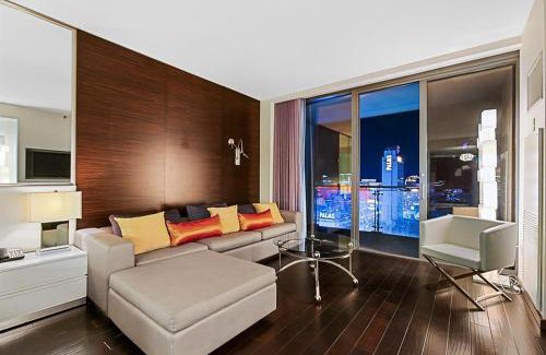 Las Vegas Apartment | Palms Place Hotel StripView with Open Balcony -23