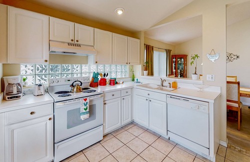 Ridgewood Lakes House | Palmside Joy | House in Davenport with tennis, private pool, lake view & AC