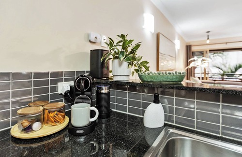 Westcourt Apartment | Palmview Heights - 9 Pools, BBQ & Gym
