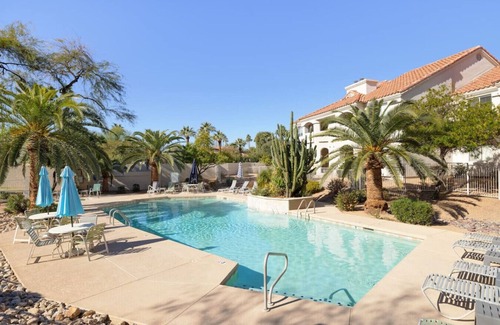 Paradise Valley Village Apartment | Palmview Oasis