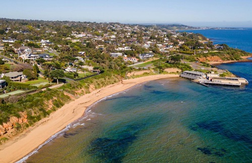 Mount Eliza House | Palmyra Villa | Pool & Spa | Steps to Village
