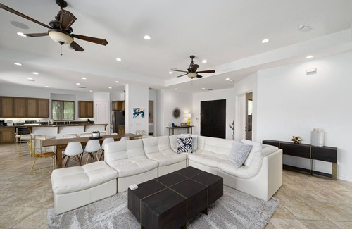 Desert Club Estates House | Paloma Paradise/Close to Festivals/Private Pool/Beautiful home in LQ Cove