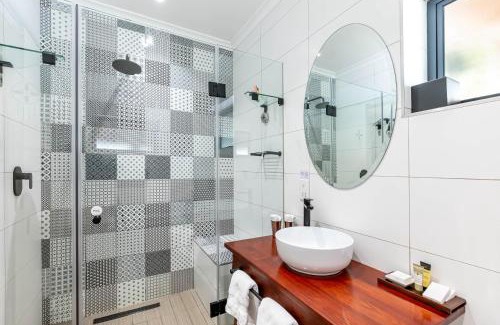 Victoria Falls Cabin | Pamarah Lodge