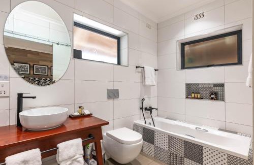 Victoria Falls Cabin | Pamarah Lodge